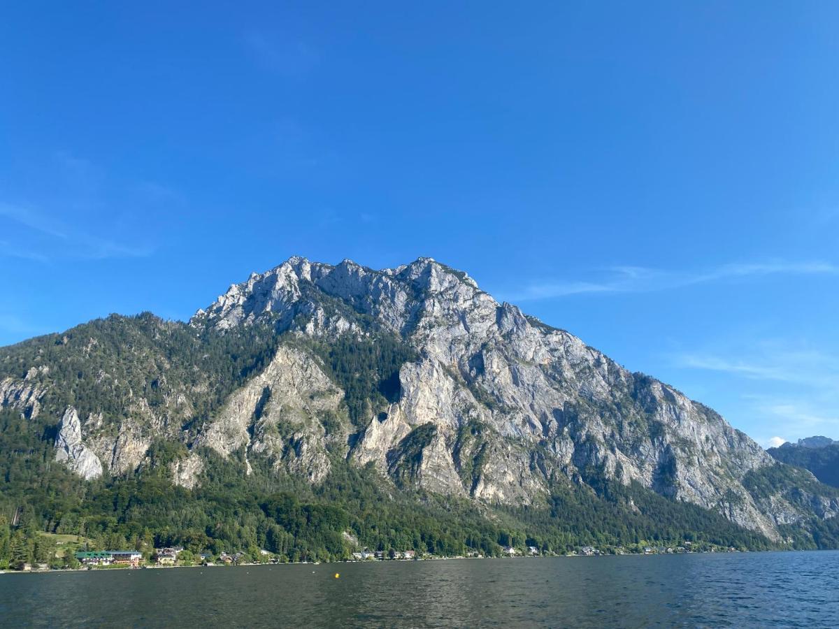 Ferienhaeuschen Am Traunsee Mit Tretboot Zur Freien Nutzung Am Badeplatz Altmuenster Luaran gambar